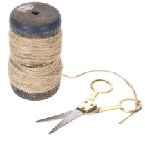 Artikel Lintrol van jute met schaar Ø5cm H8cm 2 stuks