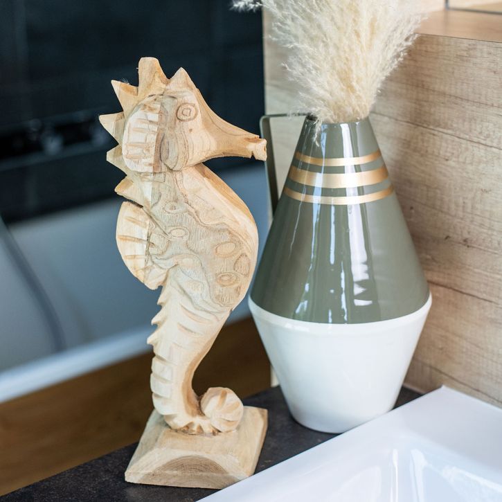 Artikel Decoratief zeepaardje hout groot, maritieme decoratie H38cm