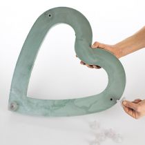 Artikel Steekschuim hart open steekmateriaal groen 38cm 2 stuks trouwdecoratie