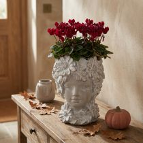 Artikel Buste van gegoten steen, sculptuur vrouw plantenbak antiek H21,5cm