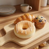 Artikel Decoratieve donut, gedetailleerde replica, bedrieglijk realistisch, voor bakkerijen en cafés, 8 cm