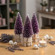 Artikel Decoratieve kerstboom in paars met sneeuwpunt op een rustieke houten voet 15cm 3 stuks.