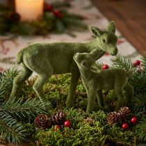 Artikel Decoratiefiguren herten Kerstgroen gevlokt hert met reekalf in een set H9/5,5cm 4 stuks