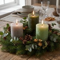 Artikel Set pilaarkaarsen, 3 tinten groen, door en door geverfd, decoratieve kaarsen voor tafeldecoratie en wellness, 70x80mm, 12 stuks