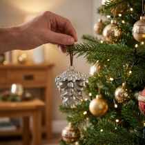 Artikel Dennenappel decoratieve kegels om zilver op te hangen H6cm
