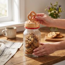 Artikel Bonboniere glazen koektrommel met deksel pretzel Ø11cm H28,5cm