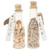 Artikel Glazen flesdecoratie met schelpen en hanger, maritieme tafeldecoratie, 17 cm, 2 stuks