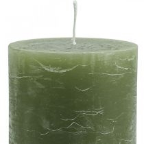 Artikel Effen kaarsen olijfgroene stompkaarsen 85×150mm 2 st