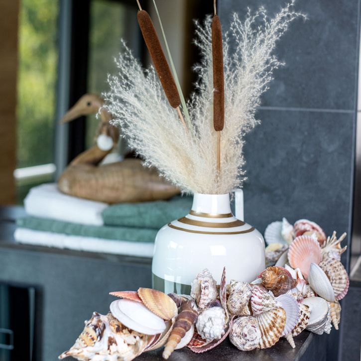 Maritieme hangdecoratie schelpen en zeeslakken decoratie 82cm