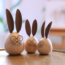 Artikel Decoratief konijn van hout en metaal met een humoristisch ontwerp, een vriendelijke blikvanger, 19 cm, 2 stuks