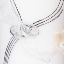 Artikel Feestelijke trouwkaars met een stijlvol hartvormig ontwerp, zilveren versieringen en organza lint – ideaal voor bruiloften en zilveren huwelijksjubilea, 230/80 mm