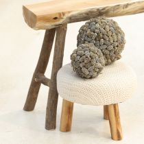 Artikel Kegelbol voor het ophangen van elzen kegels wit gewassen 12cm