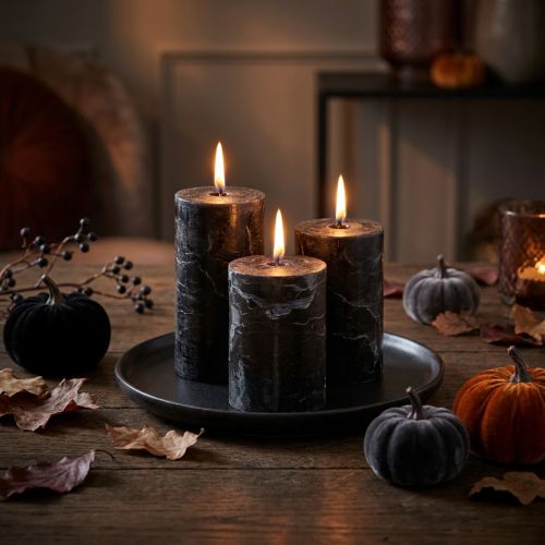 Elegante zwarte pilaarkaarsen, effen kleur, 70x100mm, 4 stuks - decoratie, Kerstmis, Halloween | Floristik24.nl