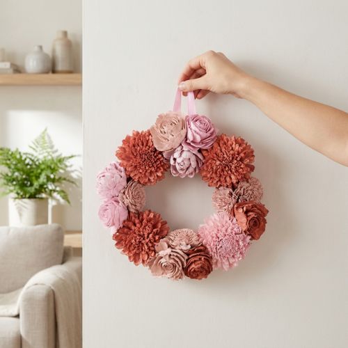 Artikel Hangende bloemenkrans met roze bloesems voor een stijlvolle decoratie van de woonruimte, 25 cm