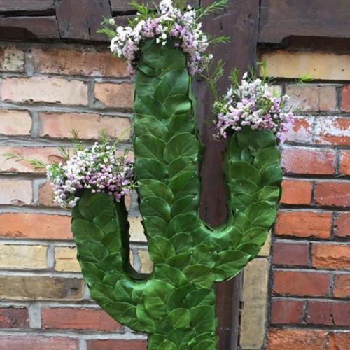 Artikel Steekschuim figuur cactus zwart 38cm x 74cm