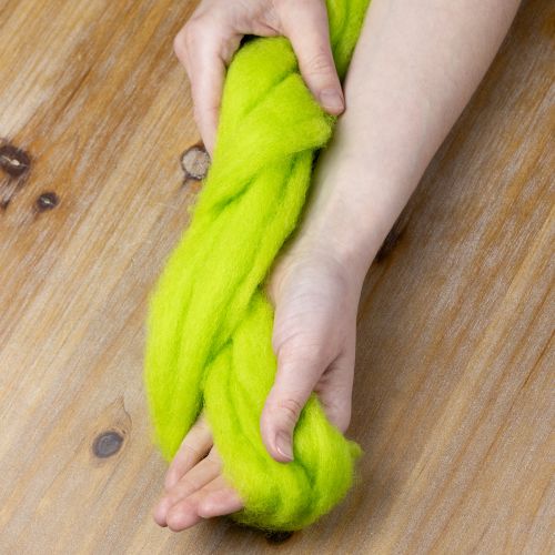 Groene zachte viltwol voor decoratie en creatieve projecten 200 cm | Floristik24.nl
