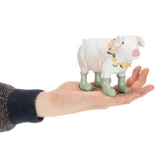 Decoratief varkentje met rubberlaarzen – Grappig boerderijfiguurtje met bloemenkrans 15,5 cm | Floristik24.nl