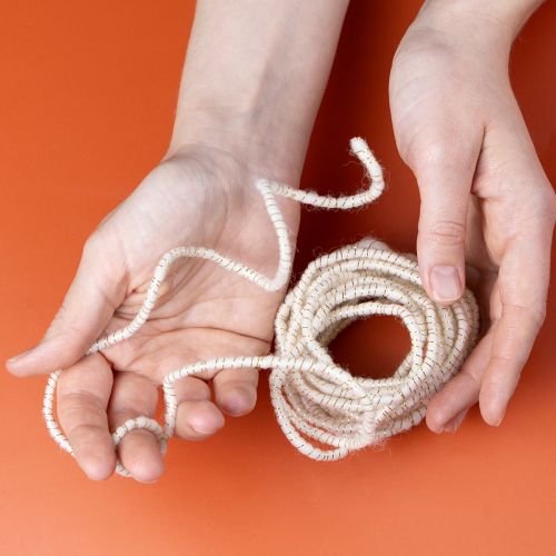 Artikel Wit wollen koord met gouden draad, 5 m x 5 mm, met draad voor decoratie en knutselen.