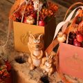 Zittend eekhoornfiguurtje voor herfstdecoratie, 10 cm | Floristik24.nl