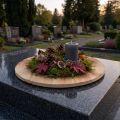 Decoratieve houten schijfgevlamde onderzetter rustiek multiplex Ø24cm | Floristik24.nl
