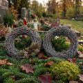 Takkenkrans Ø25cm Wit 2-delige set Herdenkingskrans Tafeldecoratie Deurkrans Adventskrans | Floristik24.nl