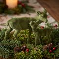 Decoratiefiguren herten Kerstgroen gevlokt hert met reekalf in een set H9/5,5cm 4 stuks | Floristik24.nl