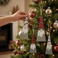 Decoratieve houten kabouterhangers voor feestelijke kerstversiering | Floristik24.nl