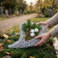 Witte Wijnstok Hart 30x23cm Uitvaartdecoratie 2-delige Set Grafbedekking Decoratie | Floristik24.nl