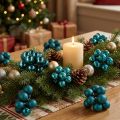Mini kerstballen in een mix van glanzende en matte afwerking met spiegelende bessen, 25 mm, 140 stuks | Floristik24.nl