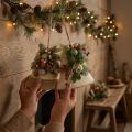 Rustieke kerstklokken als wanddecoratie, jute takken, dennenappels | Floristik24.nl