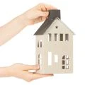 Decoratief metalen huisje met schoorsteen en raam, 24 cm | Floristik24.nl