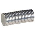 Floristik24 Ronde magnetische schijf voor kaarsenstandaards en metalen schalen, 1 cm, 20 stuks