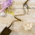 Decoratief fluwelen lint, smal, 10 mm breed, 20 m lang, op een rol. | Floristik24.nl