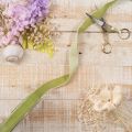 Decoratief fluwelen lint op een rol voor het inpakken van cadeaus, 20 mm breed, 10 m lang | Floristik24.nl