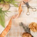 Cadeaulint met herfstbladeren voor creatieve verpakkingen, 25 mm breed, 18 m lang. | Floristik24.nl
